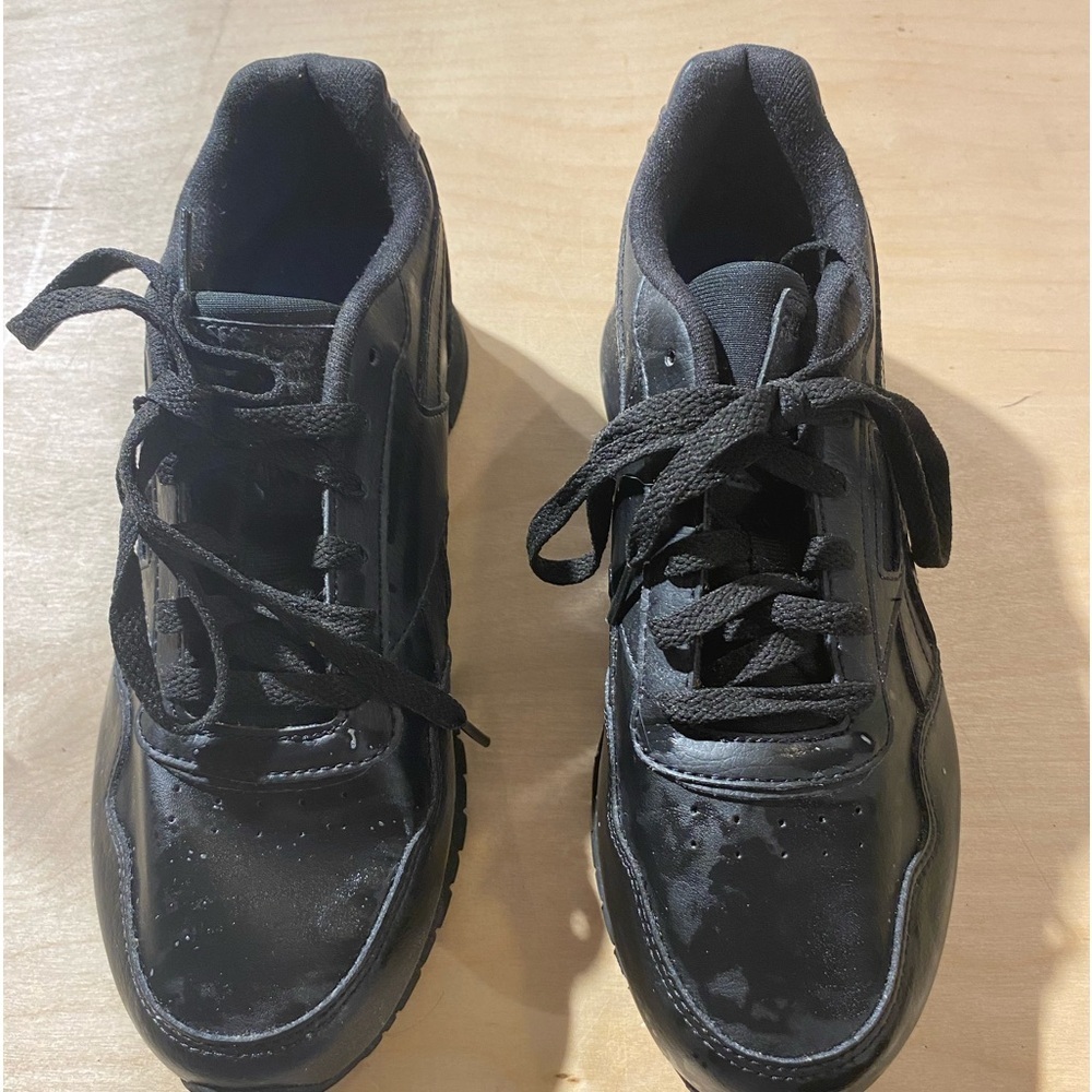 Reebok Classic Sneaker size 7 1/2 (FN)